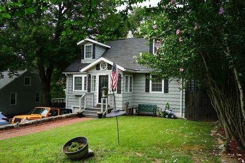 45-1/2 Woonsocket Avenue Shelton CT 06484