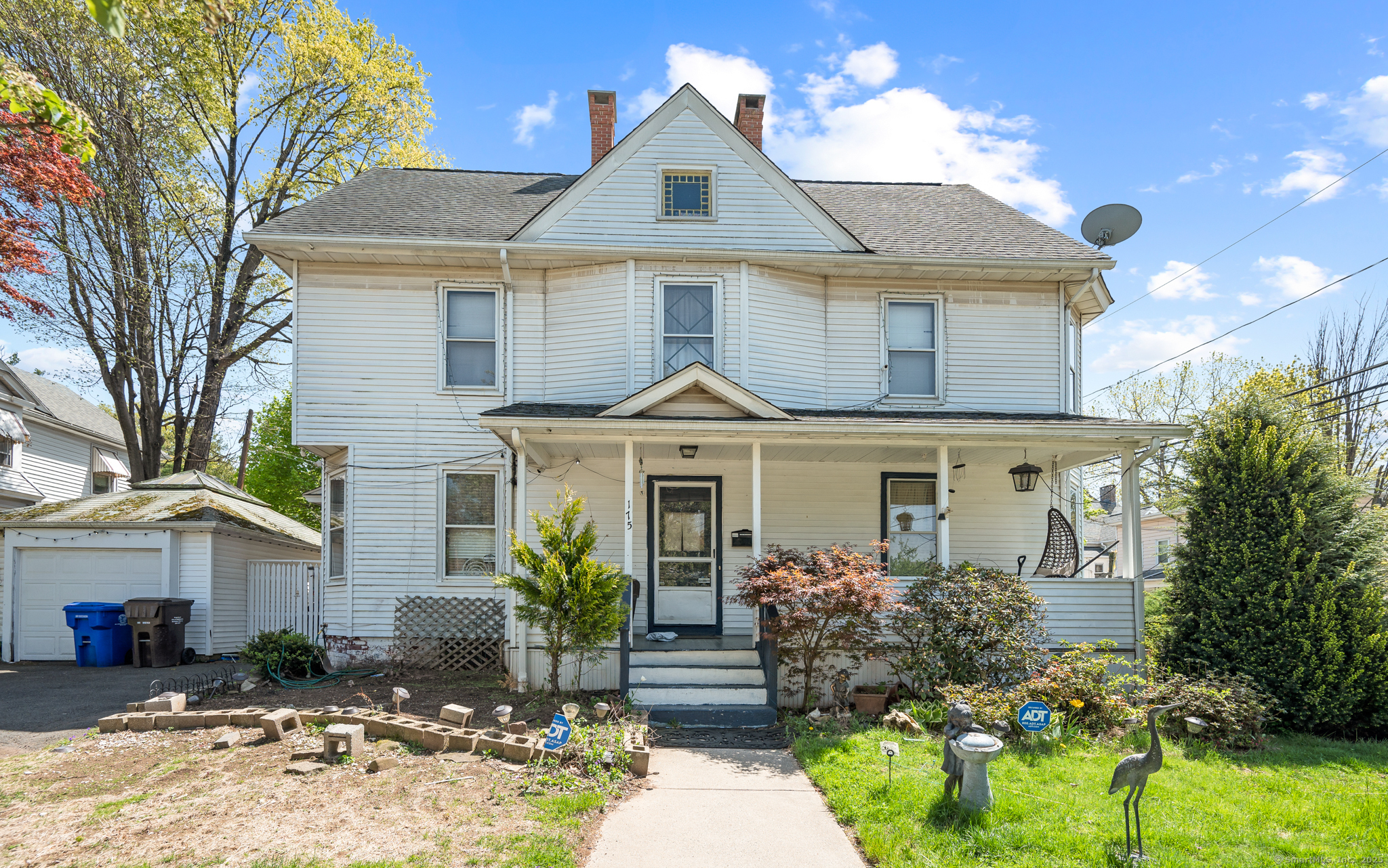 Lincoln Street, Middletown, Connecticut - 4 Bedrooms  
2 Bathrooms  
8 Rooms - 
