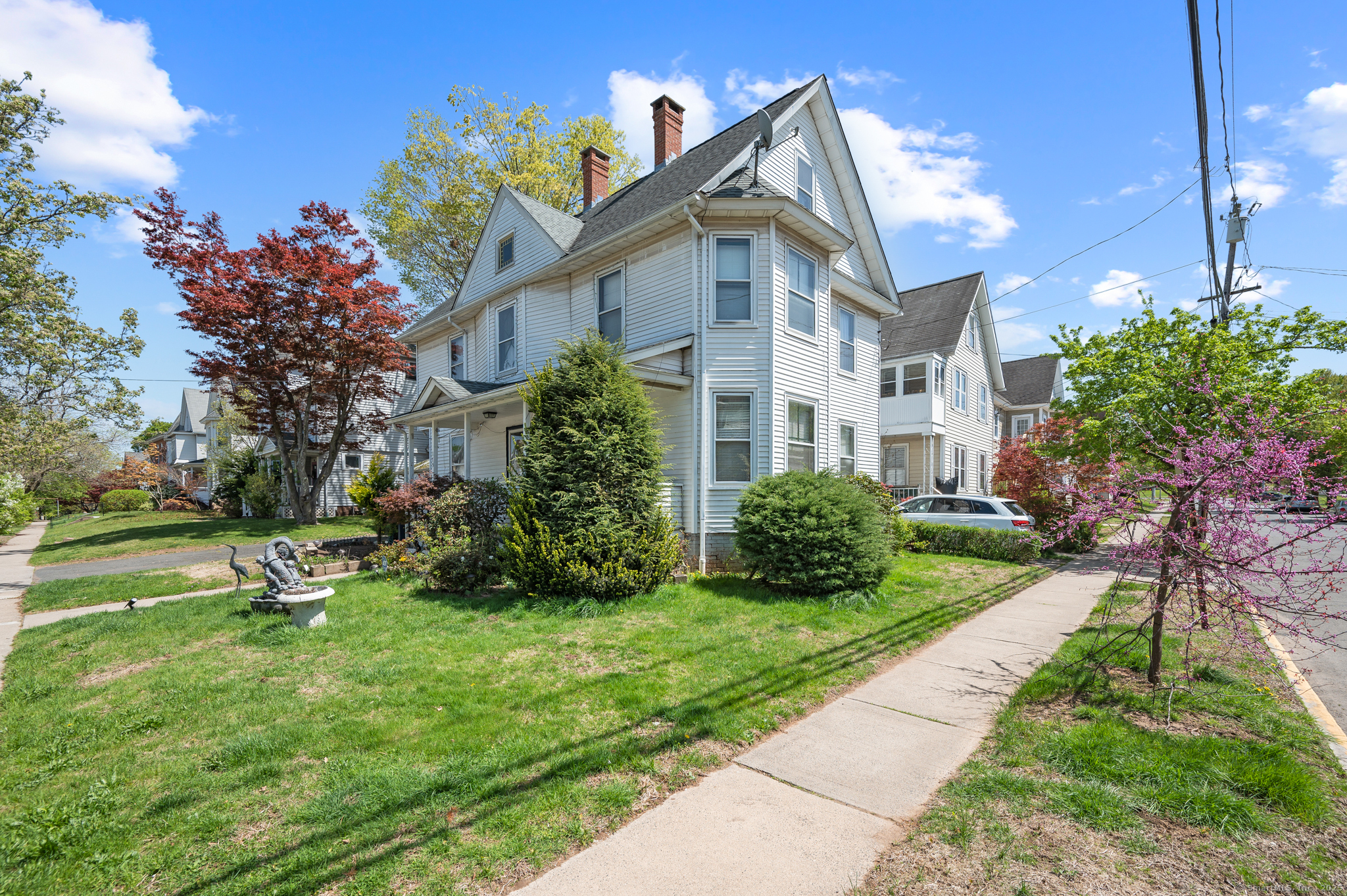 Property for Sale at Lincoln Street, Middletown, Connecticut - Bedrooms: 4 
Bathrooms: 2 
Rooms: 8  - $369,900