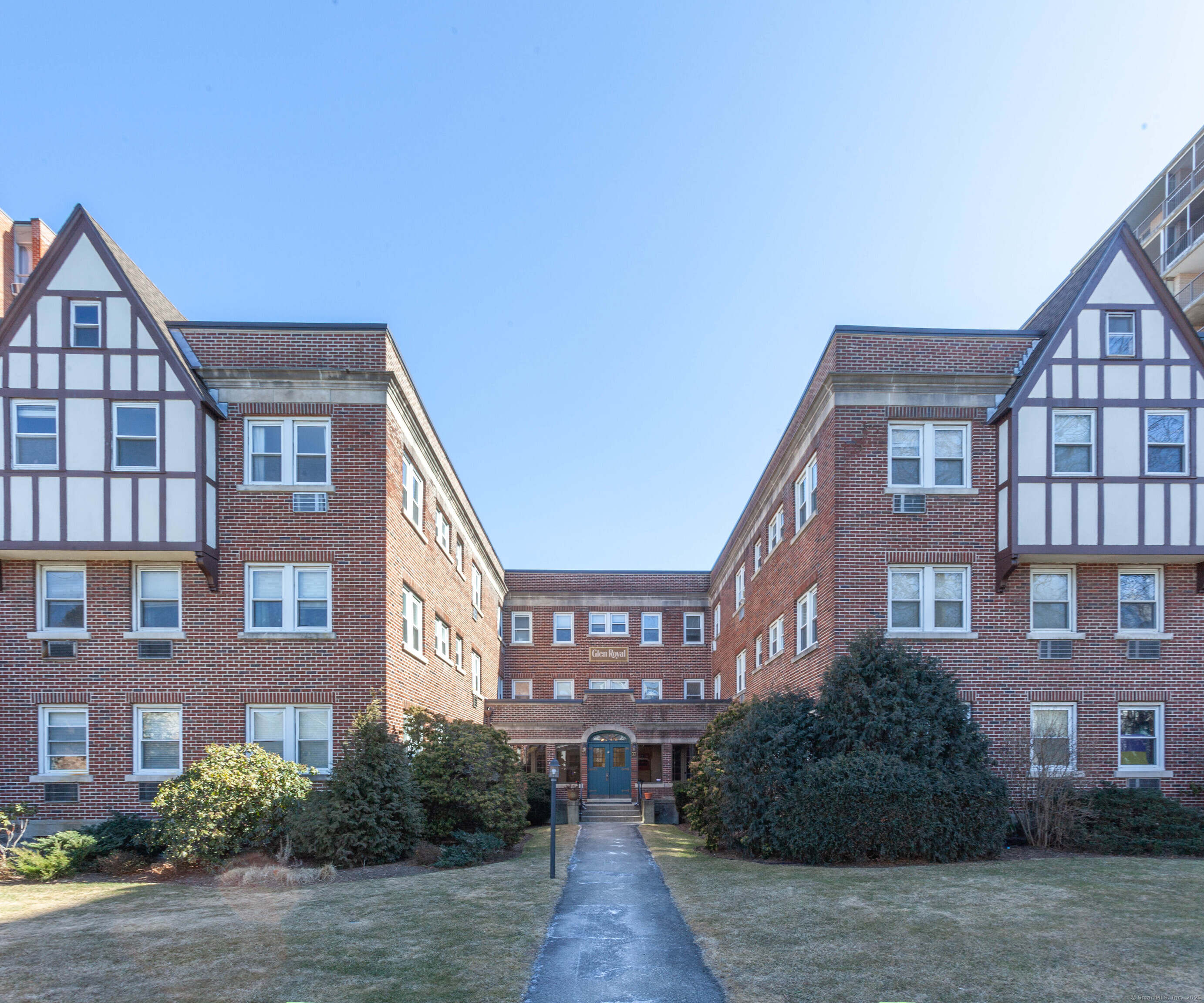 Property for Sale at Glenbrook Road Apt 208, Stamford, Connecticut - Bedrooms: 1 
Bathrooms: 1 
Rooms: 4  - $235,000