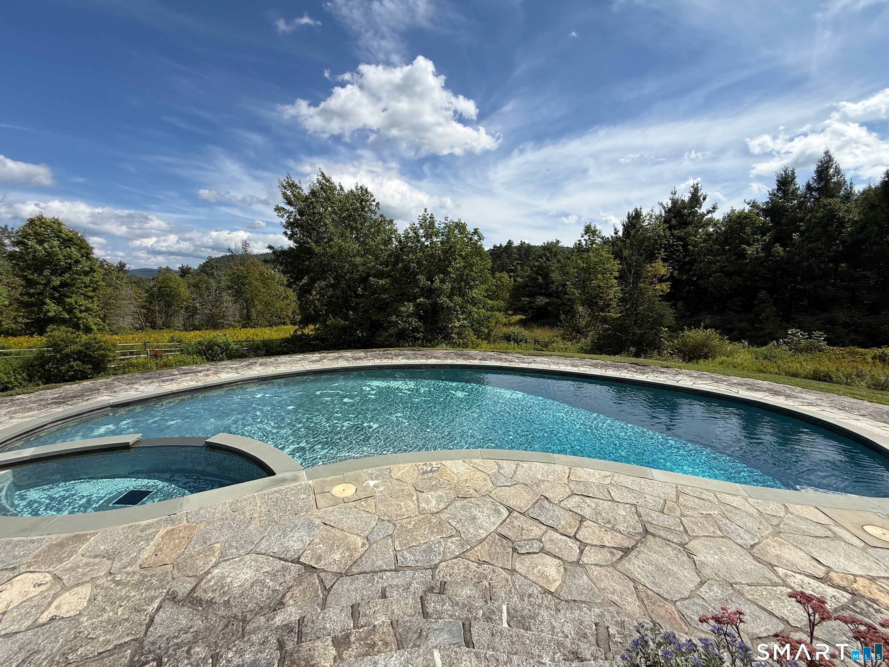 12 Red Rock Road