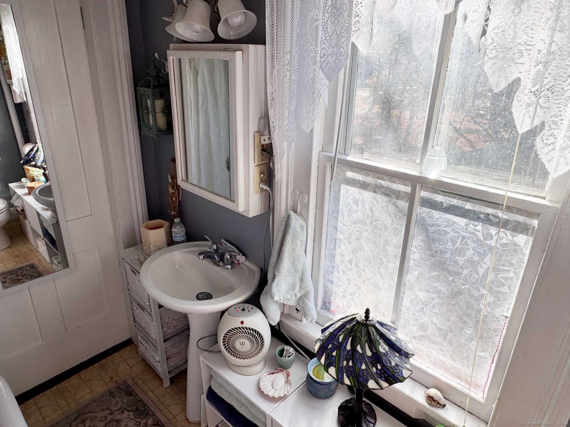 373 Main Street, New Hartford, Connecticut image 20