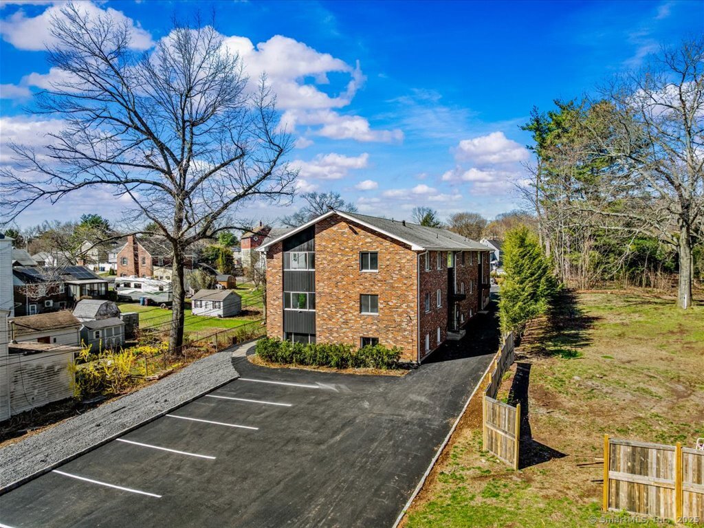 Rental Property at Carlton Street 103, New Britain, Connecticut - Bedrooms: 2 
Bathrooms: 1 
Rooms: 5  - $1,750 MO.