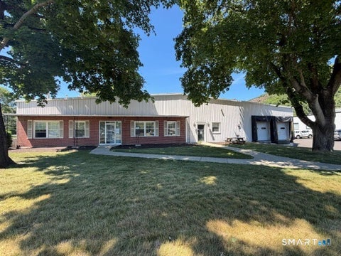 Photo of 5 Lunar Drive, Woodbridge, CT 06525 (MLS # 24189218)