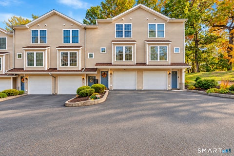 Photo of 245 E Woodland Street #31, Meriden, CT 06451 (MLS # 24216501)