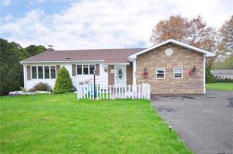 Photo of 985 Maple Street, Wethersfield, CT 06109 (MLS # 170563091)