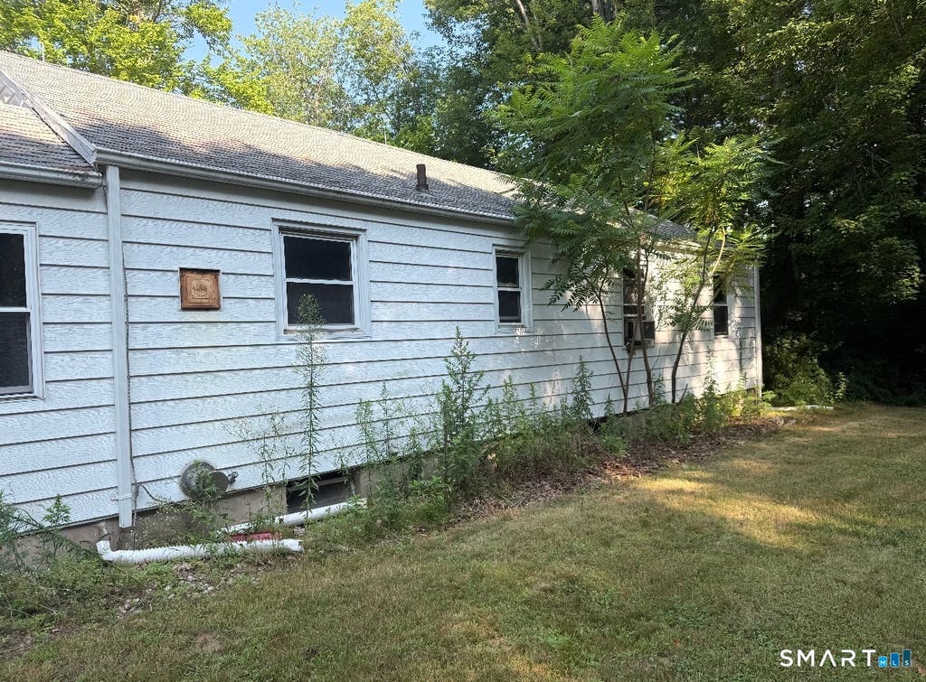 Photo of 183 Hillstown Road, Manchester, CT 06040 (MLS # 24194272)