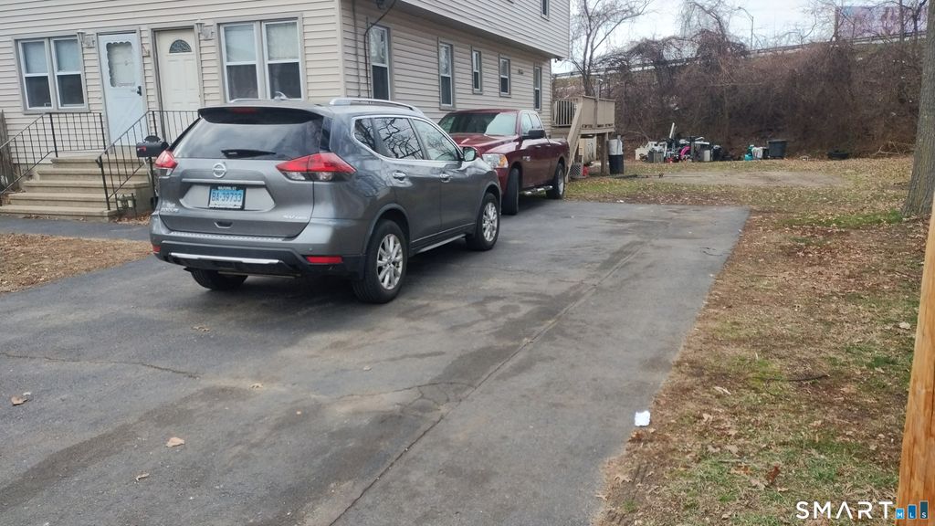 Photo of 133 Evelyn Street, Stratford, CT 06615 (MLS # 24159104)