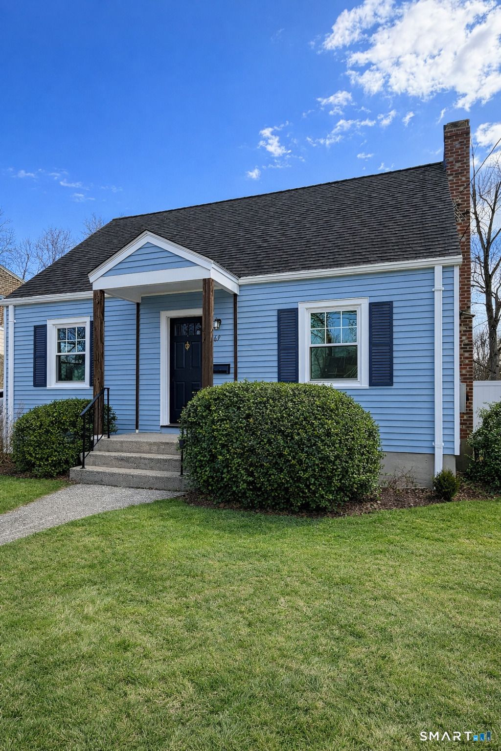 Photo of 69 Edgemere Avenue, West Hartford, CT 06110 (MLS # 24161398)