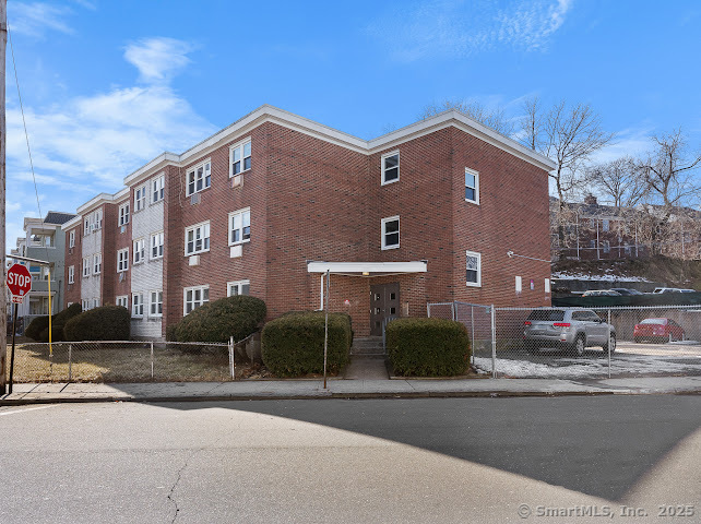 Property for Sale at Oak Street, Bridgeport, Connecticut - Bedrooms: 20 
Bathrooms: 20 
Rooms: 76  - $3,195,000
