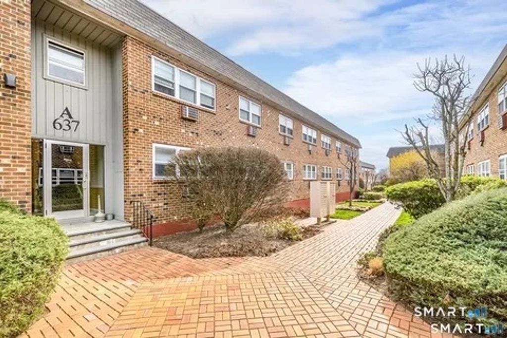 Photo of 637 Cove Road #A3, Stamford, CT 06902 (MLS # 24177839)