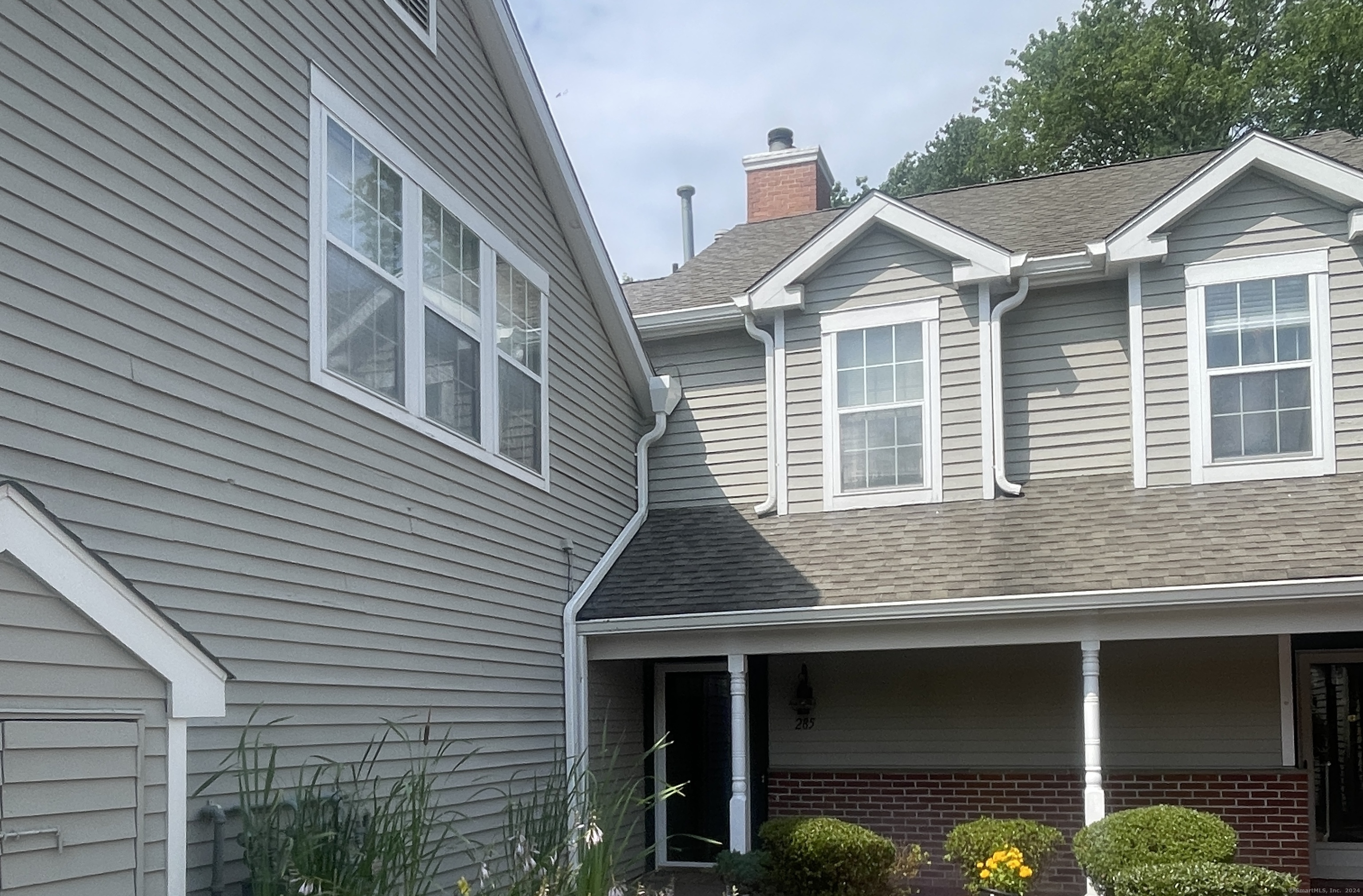 Rental Property at 285 Mayfield Drive, Trumbull, Connecticut - Bedrooms: 2 
Bathrooms: 2 
Rooms: 6  - $3,400 MO.