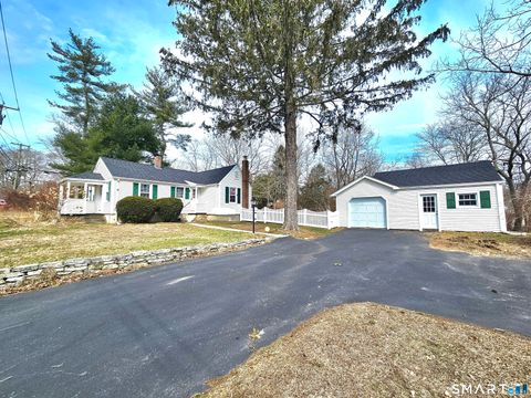 Homes For Sale - 895 Vauxhall St Extension<br/> Waterford, CT 06385