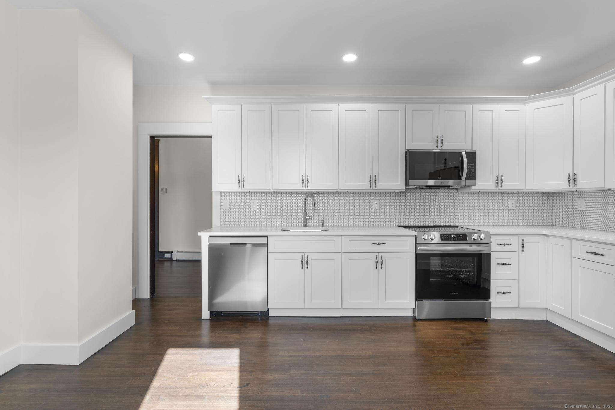 4 Wellsville Avenue, New Milford, Connecticut image 7