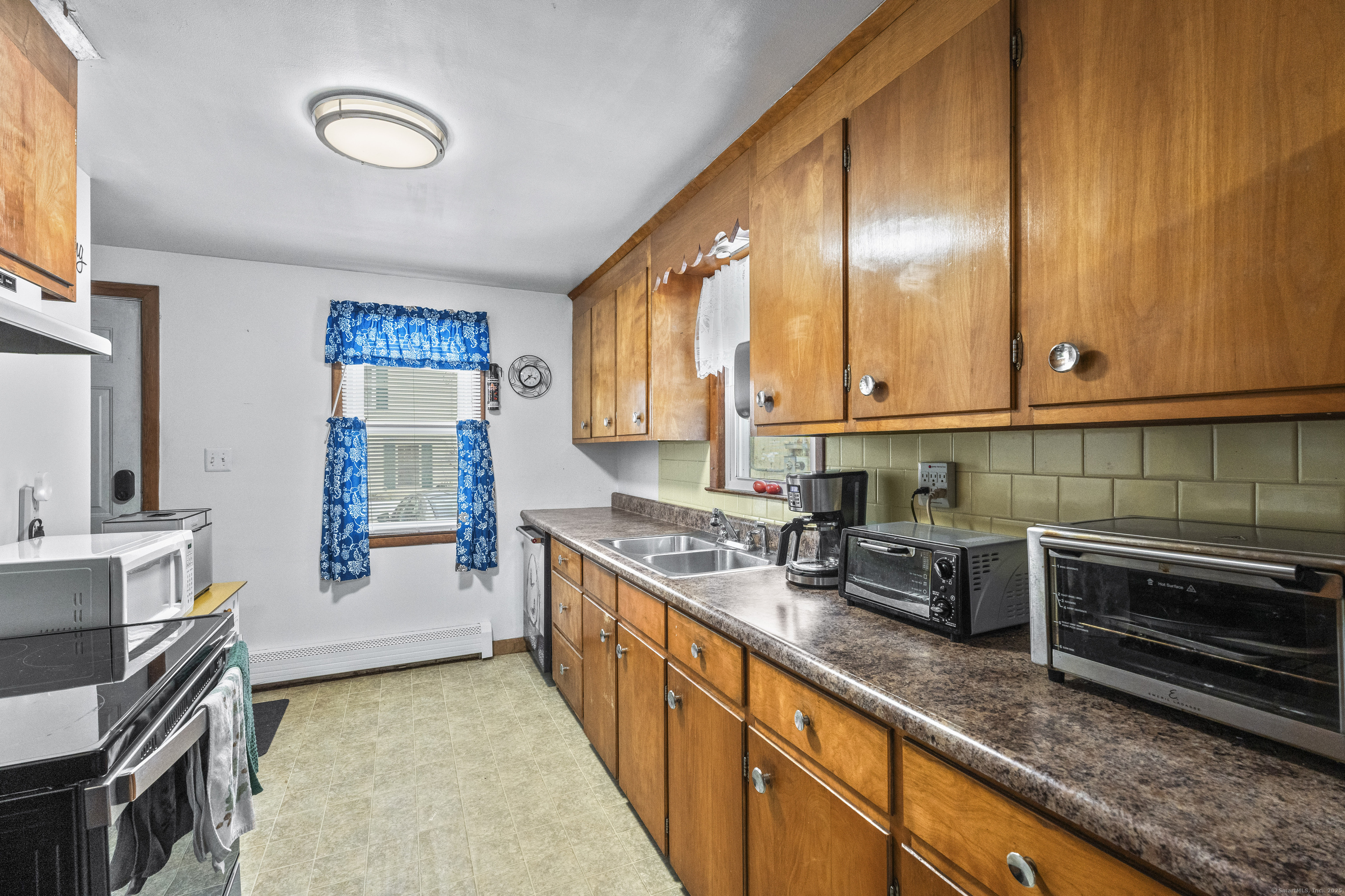855 Riverside Drive, Thompson, Connecticut image 4