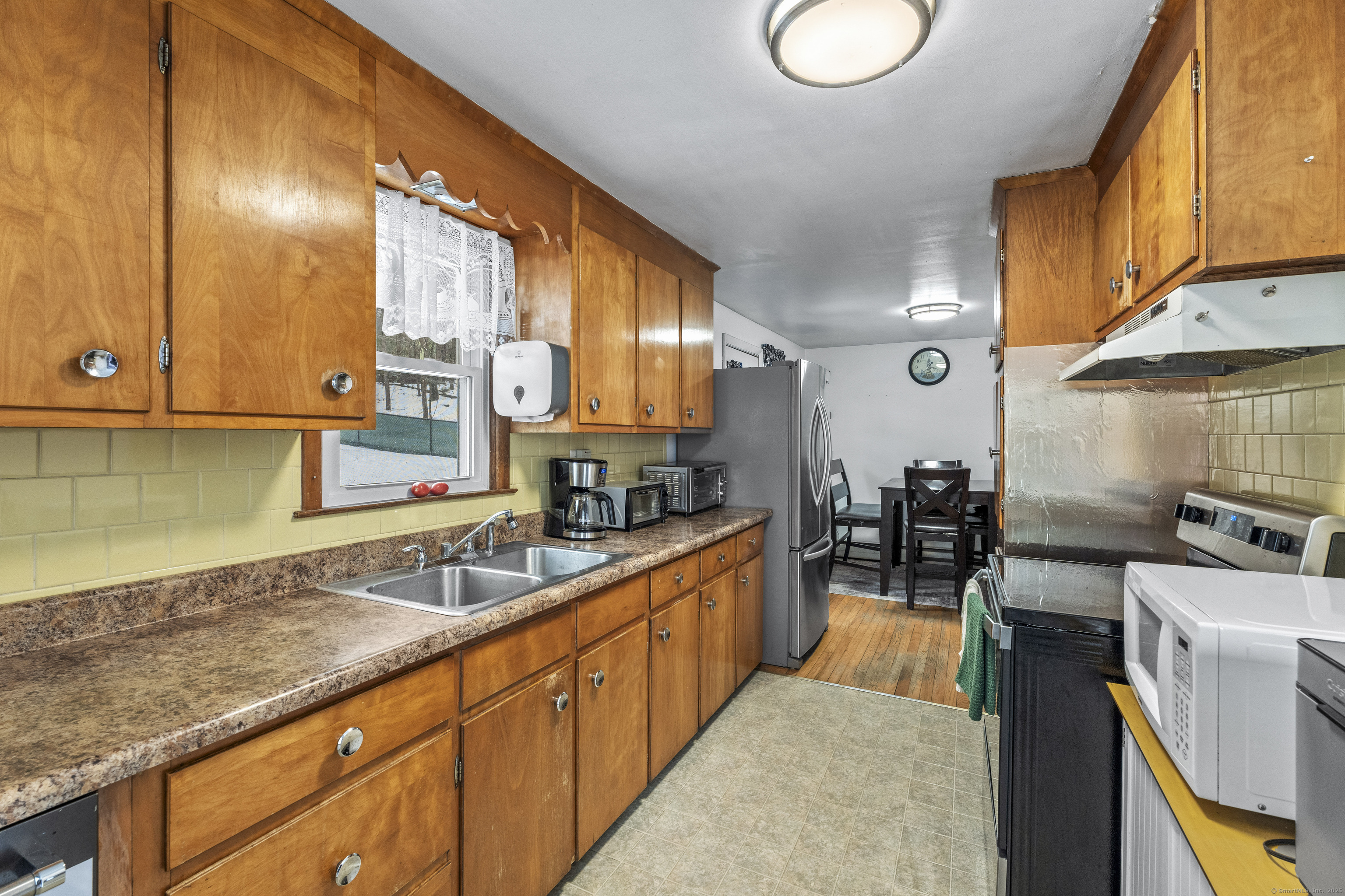 855 Riverside Drive, Thompson, Connecticut image 3