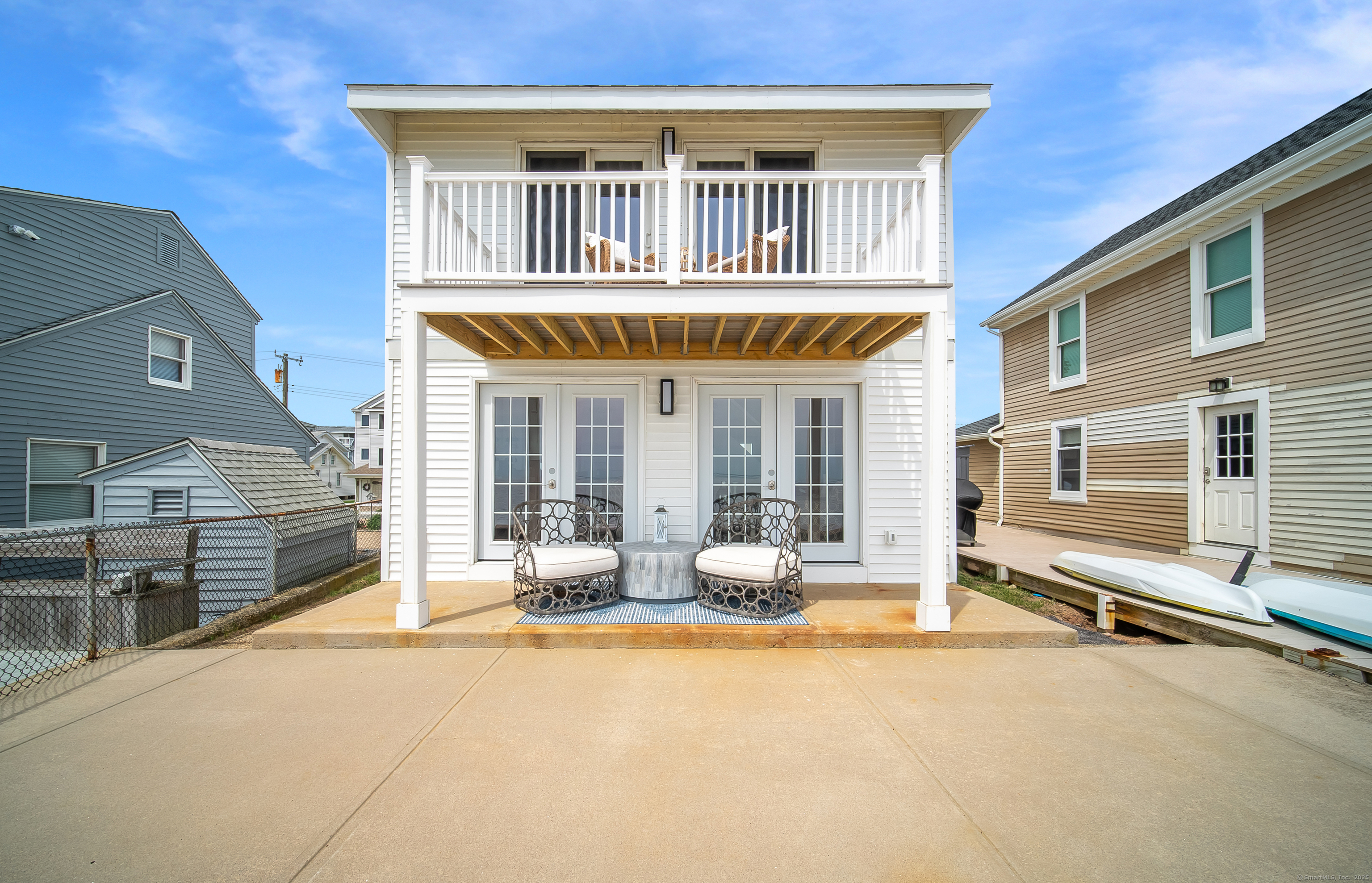 16 Beach Road East