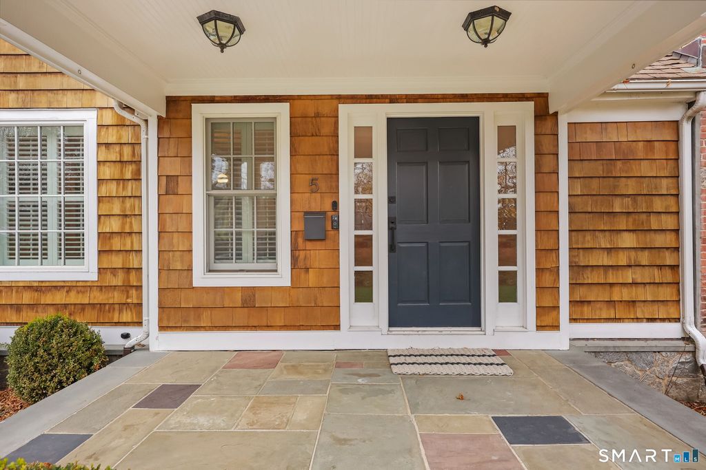 Photo of 5 McAllister Avenue, Norwalk, CT 06854 (MLS # 24153413)