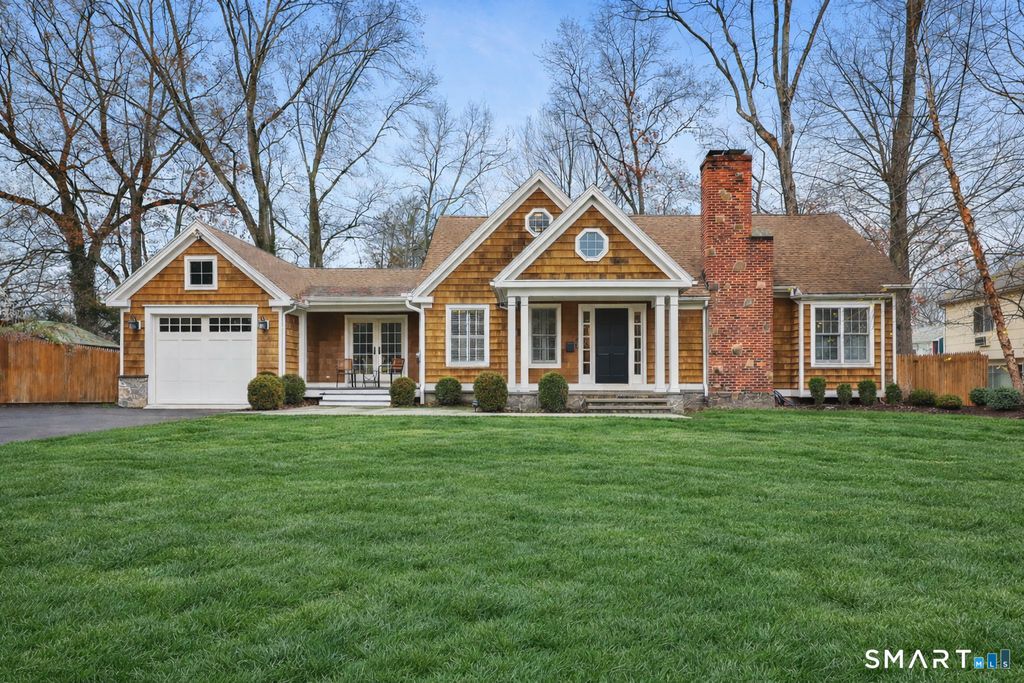 Photo of 5 McAllister Avenue, Norwalk, CT 06854 (MLS # 24153413)