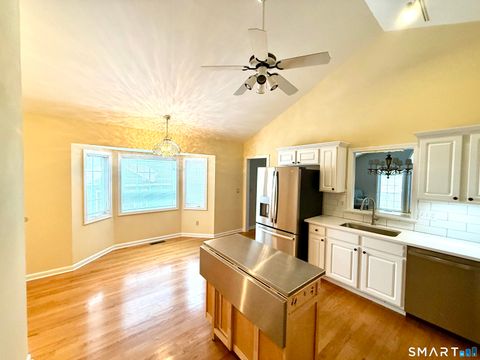 Tiny photo for 31 Greystone #31, Shelton, CT 06484 (MLS # 24154843)