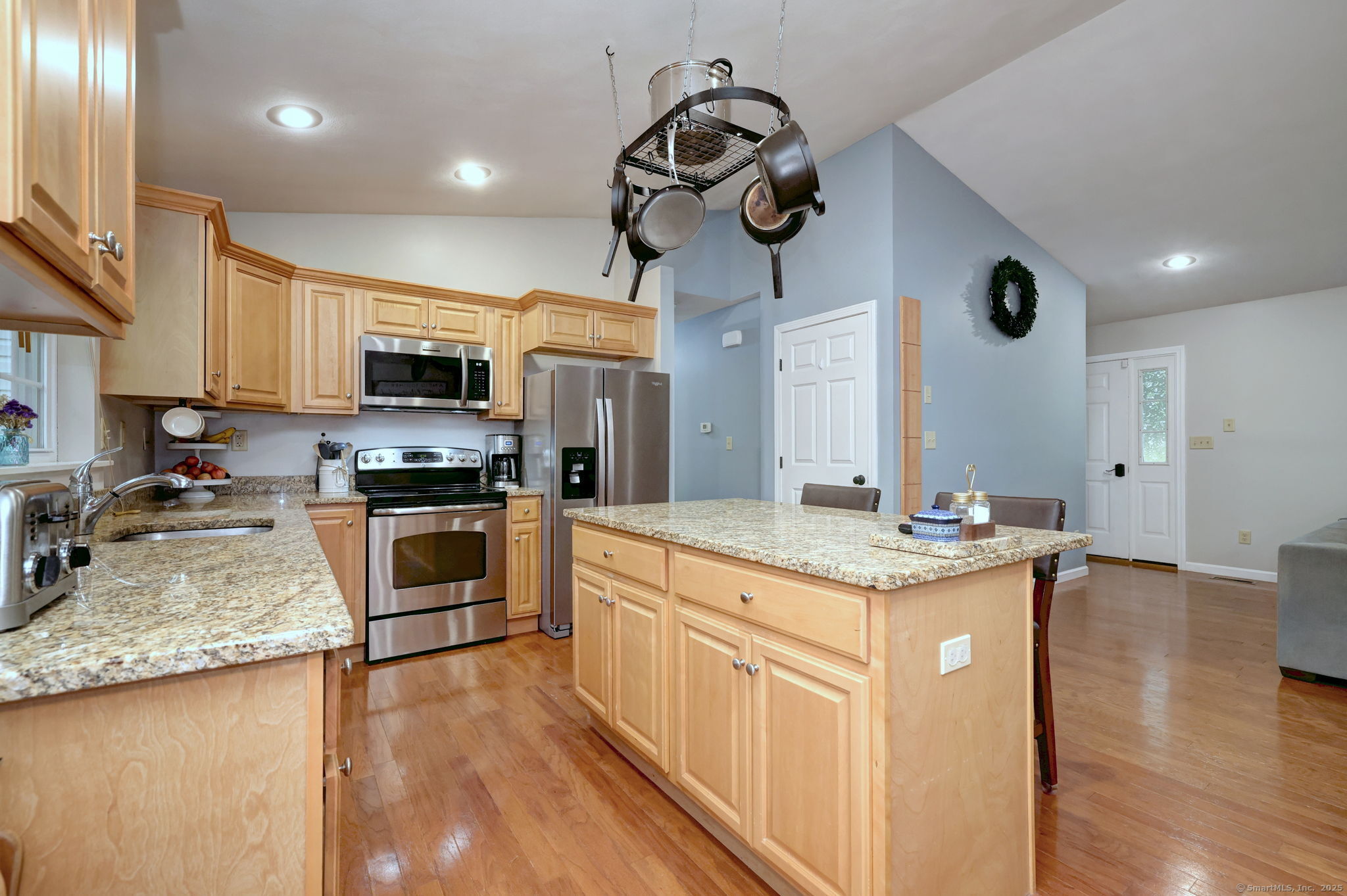 77 Wisteria Drive, Naugatuck, Connecticut image 9