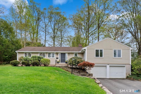 Homes For Sale - 11 Ranger Lane<br/> West Hartford, CT 06117