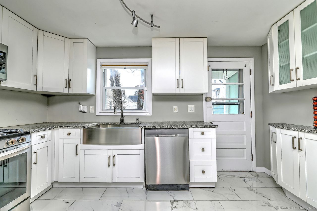 237 Valley Avenue, Bridgeport, Connecticut image 7