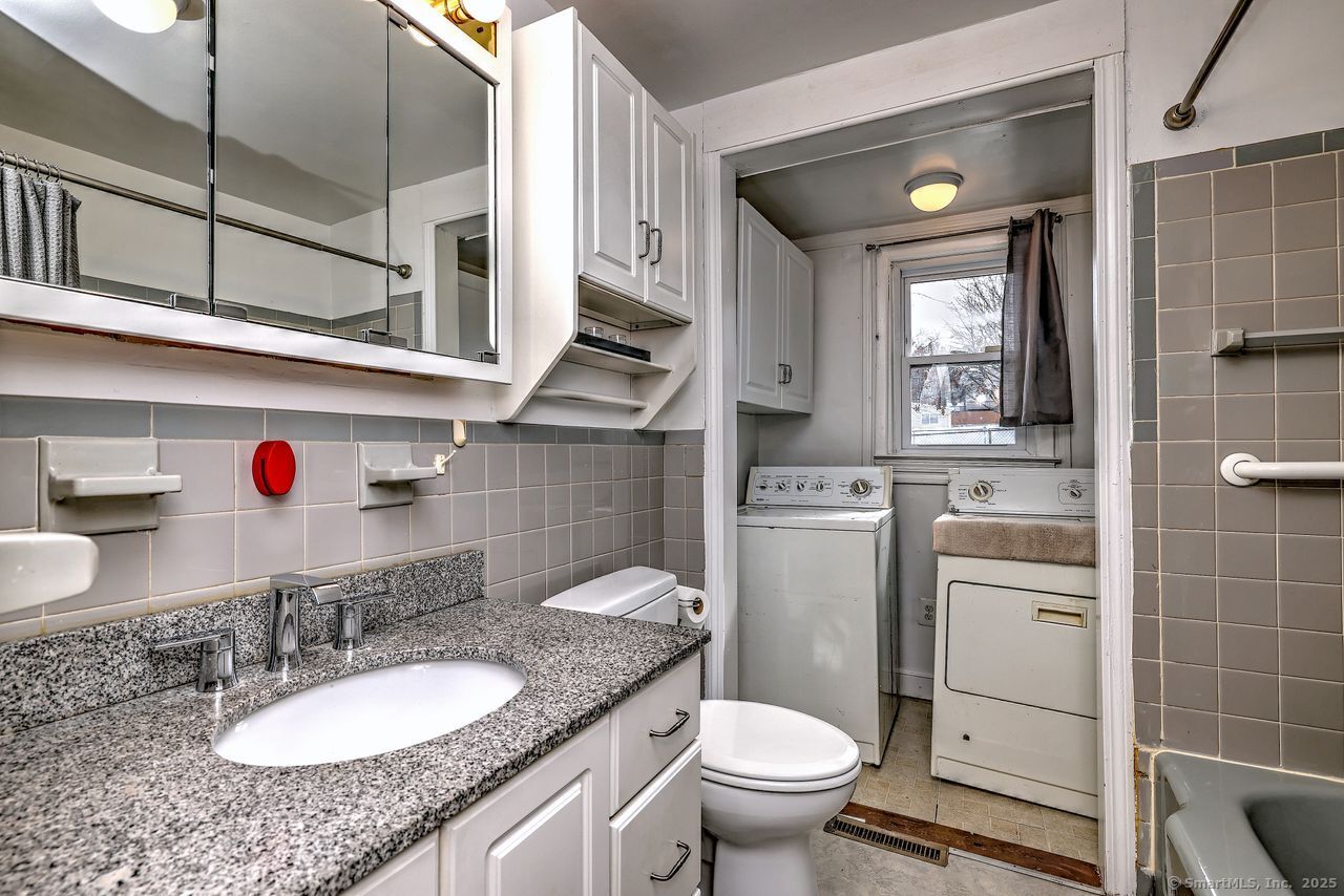 237 Valley Avenue, Bridgeport, Connecticut image 24