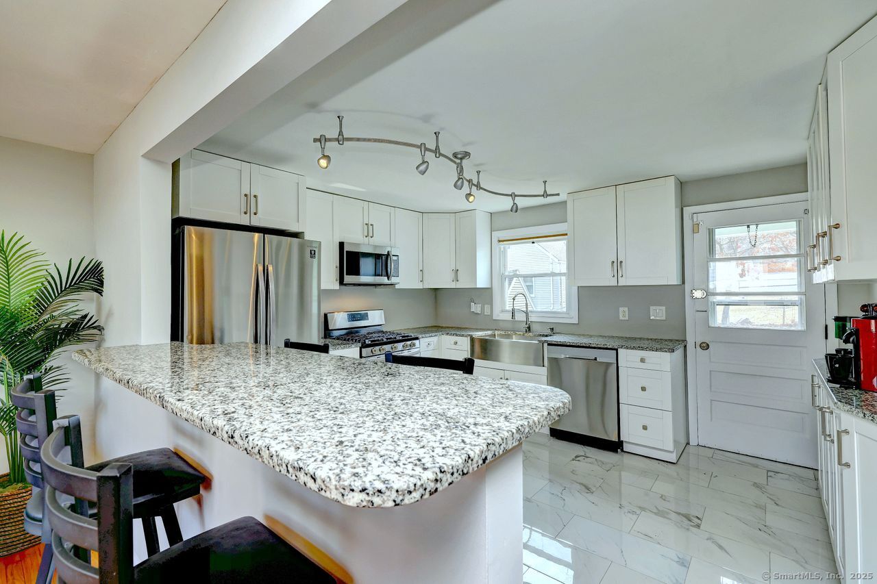 237 Valley Avenue, Bridgeport, Connecticut image 2