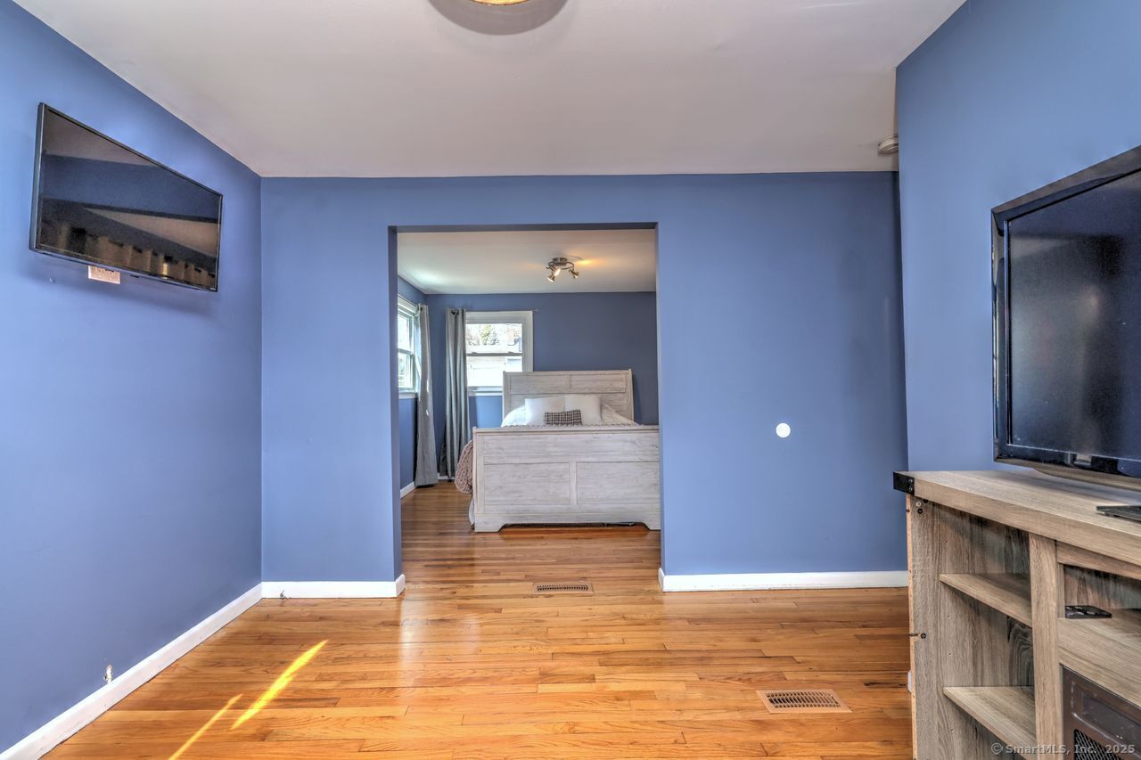 237 Valley Avenue, Bridgeport, Connecticut image 17