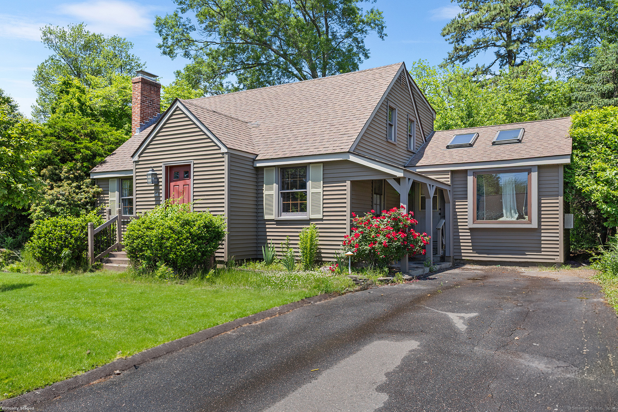 Property for Sale at Briarwood Road, Newington, Connecticut - Bedrooms: 3 
Bathrooms: 2 
Rooms: 7  - $299,000