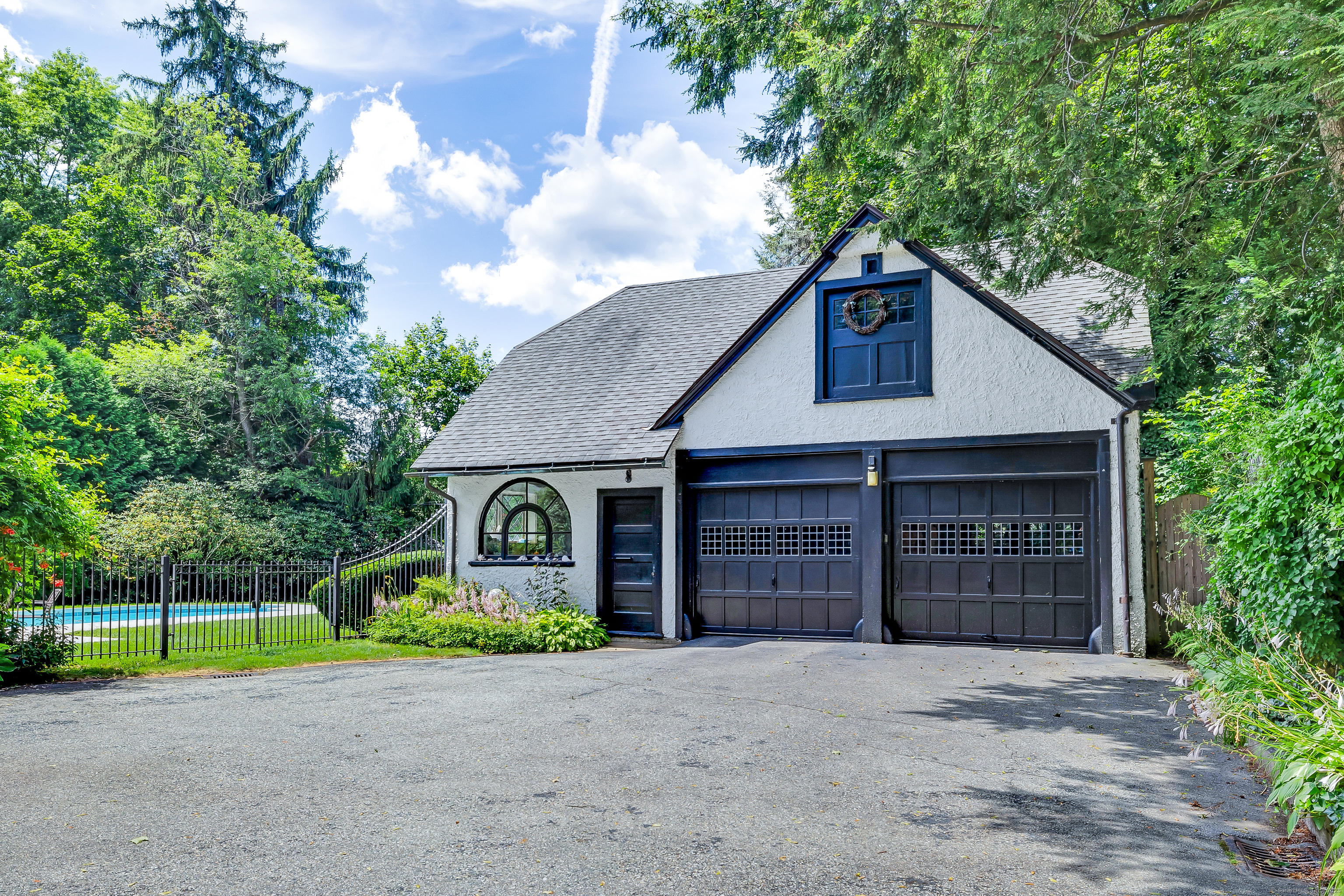 1033 Prospect Avenue