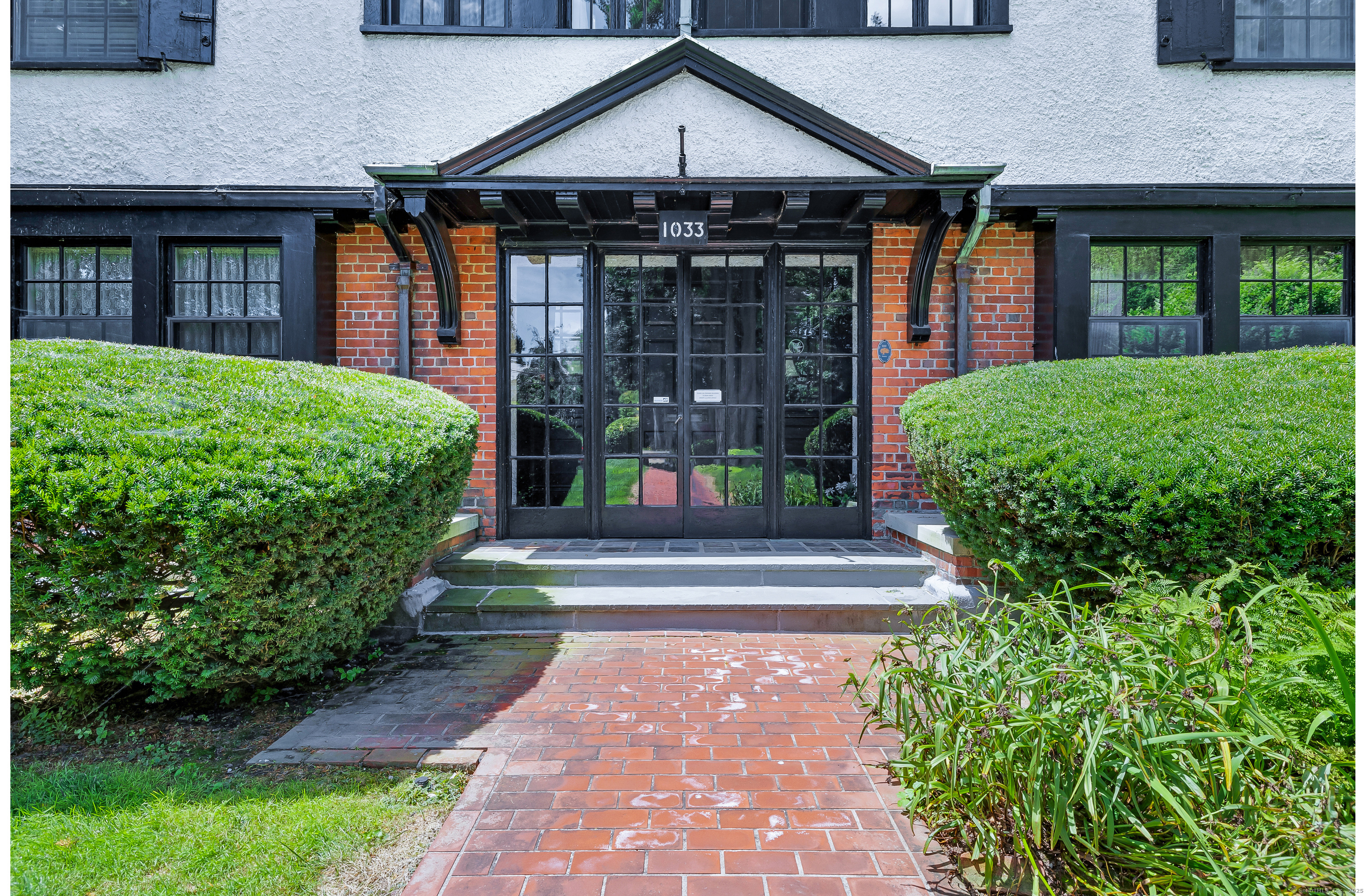 1033 Prospect Avenue