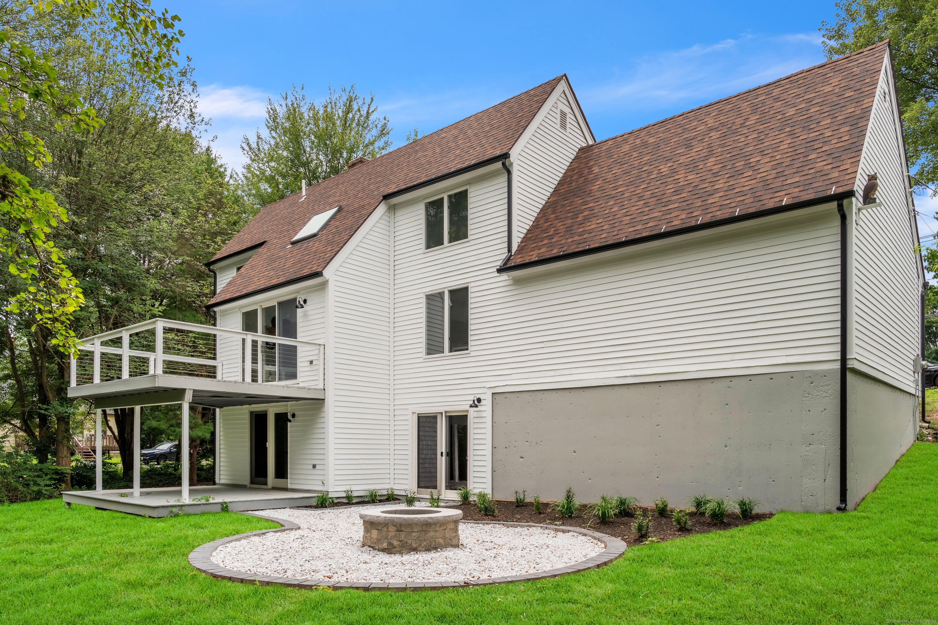 916 North Farms Road