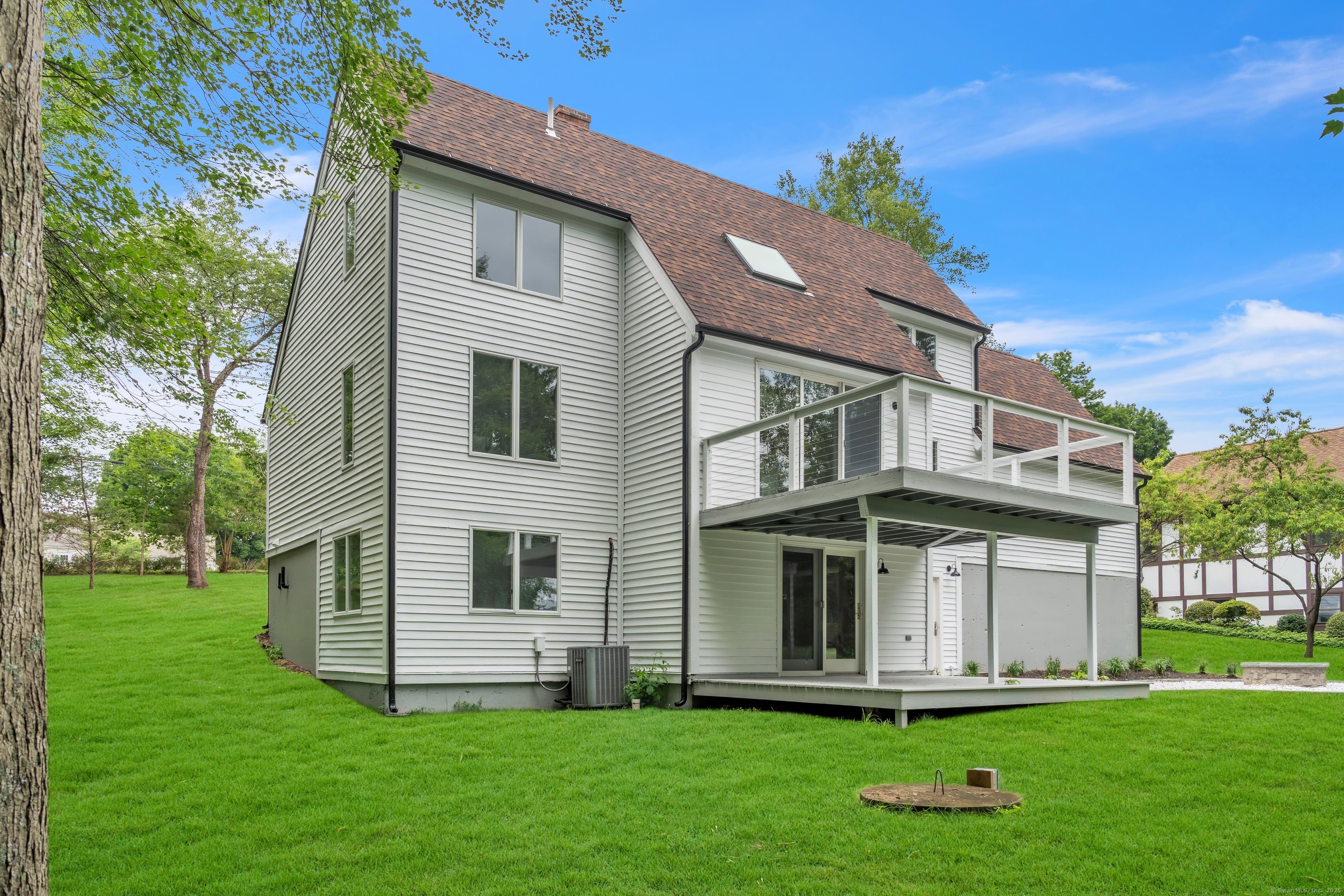 916 North Farms Road