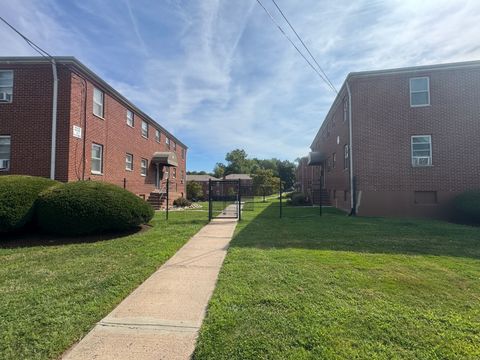 Tiny photo for 768 New Britain Avenue #Apt 3, Hartford, CT 06106 (MLS # 24148174)