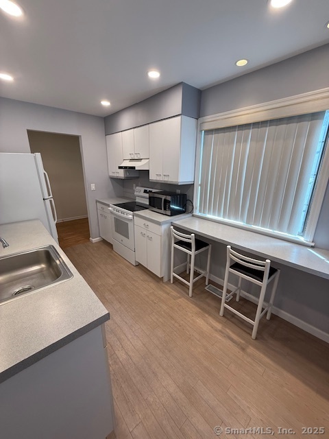 Rental Property at Soundview Avenue 16, Stamford, Connecticut - Bedrooms: 2 
Bathrooms: 2 
Rooms: 4  - $3,500 MO.
