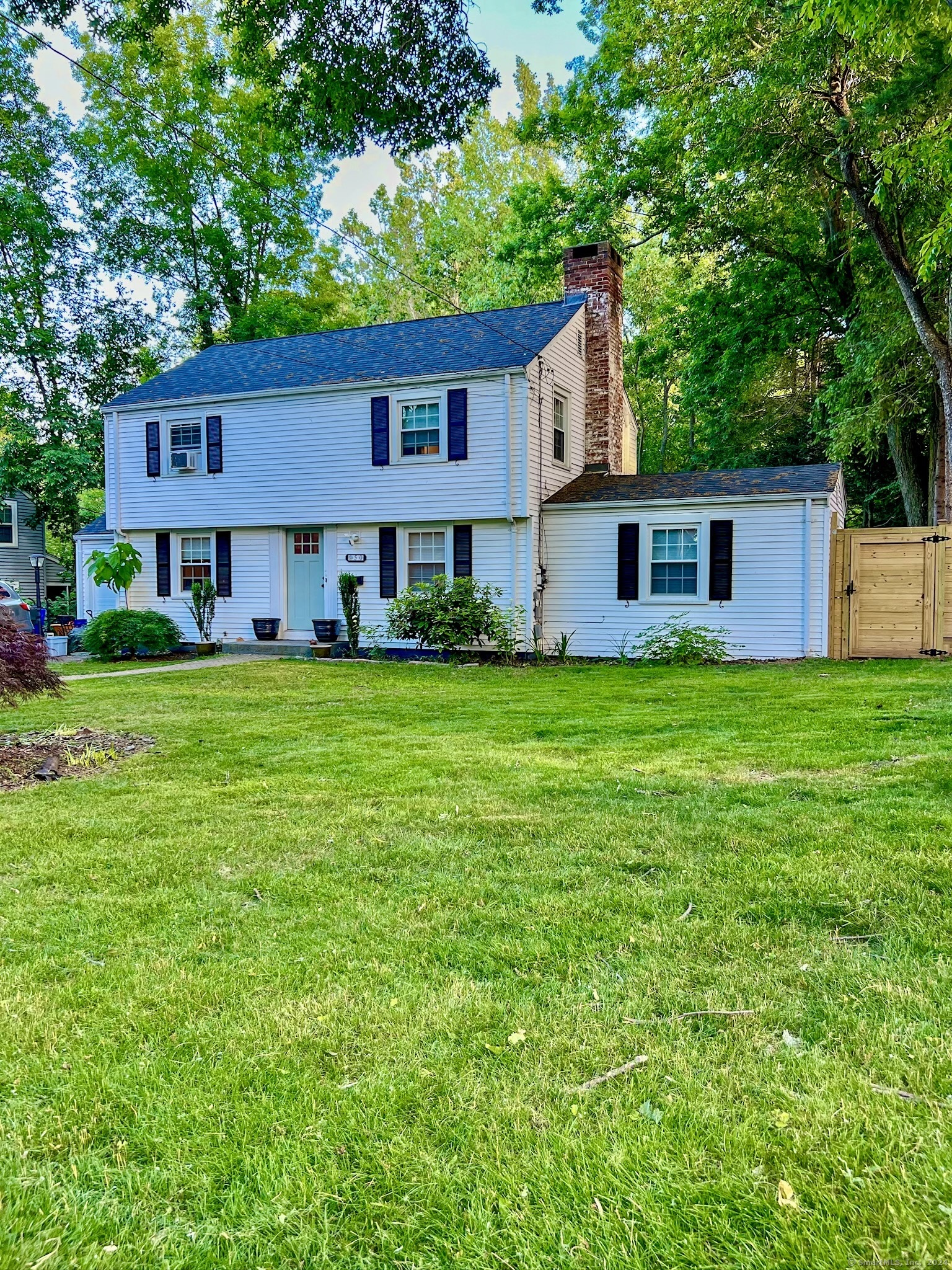 Rental Property at 50 Toll Gate Road, Wethersfield, Connecticut - Bedrooms: 3 
Bathrooms: 3 
Rooms: 6  - $3,600 MO.