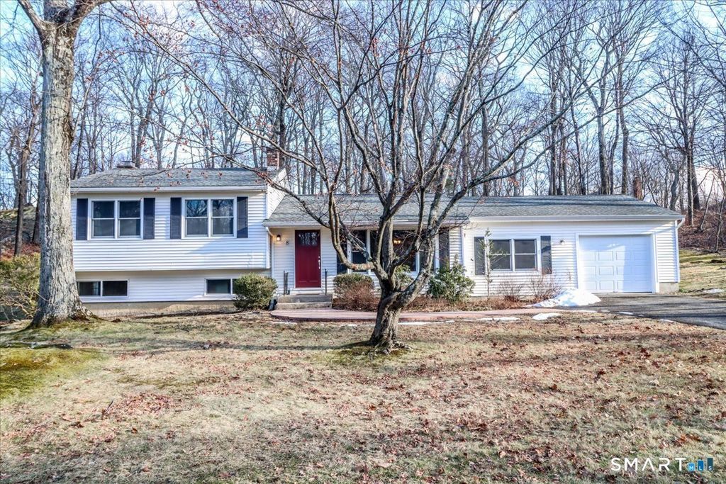 Photo of 8 Summit Lane, Ridgefield, CT 06877 (MLS # 24148517)