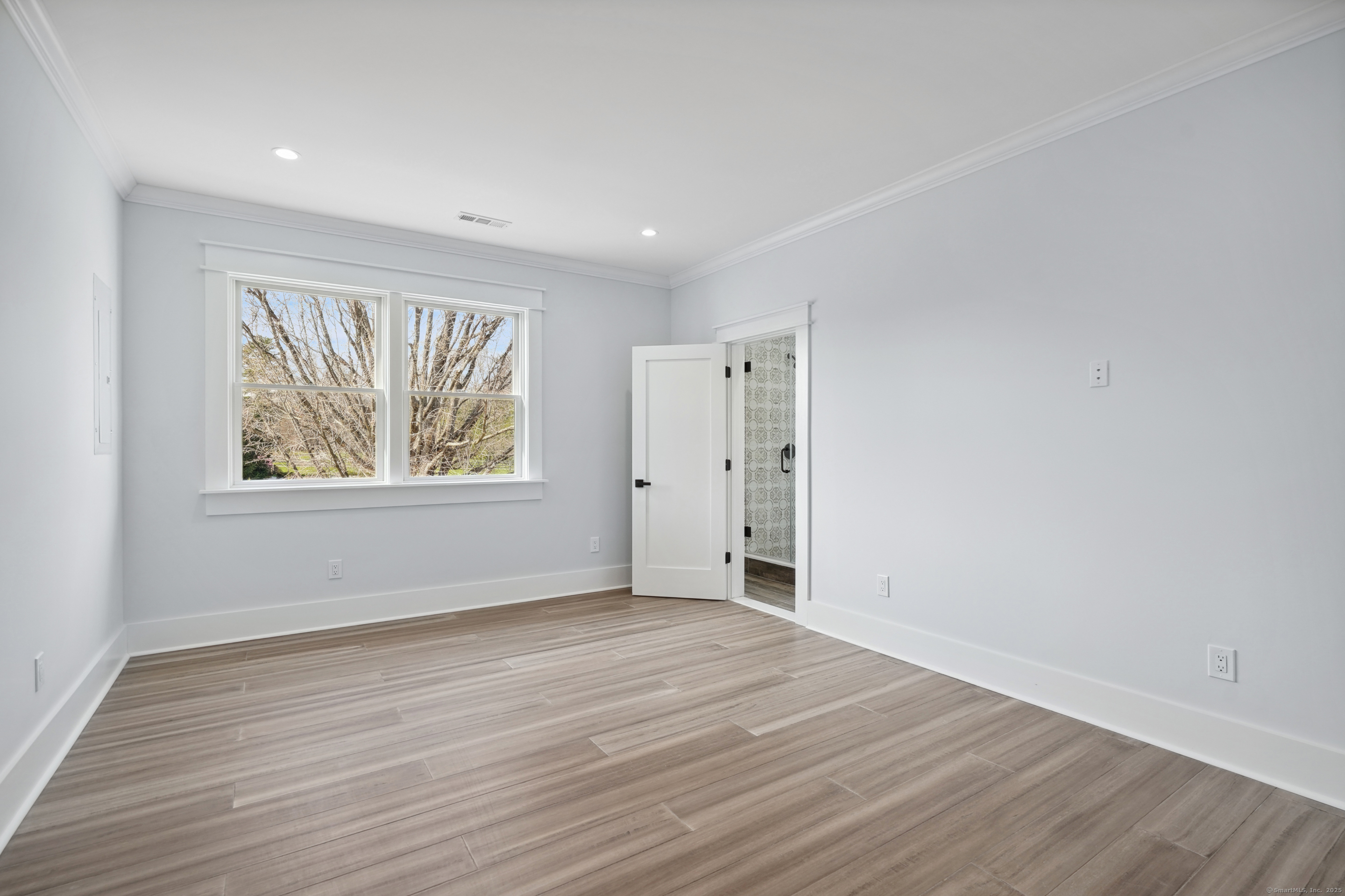 Wilton, Connecticut 06897, United States, 5 Bedrooms Bedrooms, ,5 BathroomsBathrooms,Residential,Active,173945