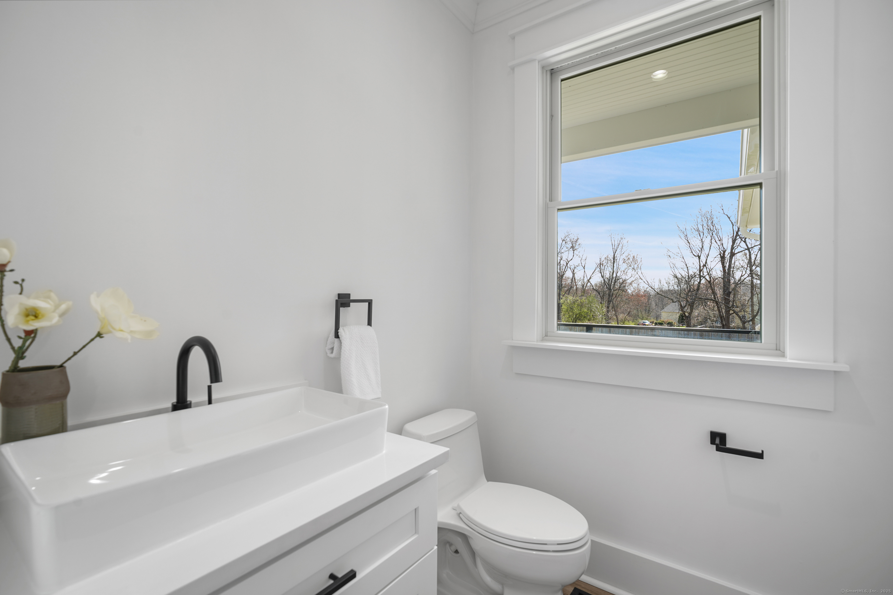 Wilton, Connecticut 06897, United States, 5 Bedrooms Bedrooms, ,5 BathroomsBathrooms,Residential,Active,173945