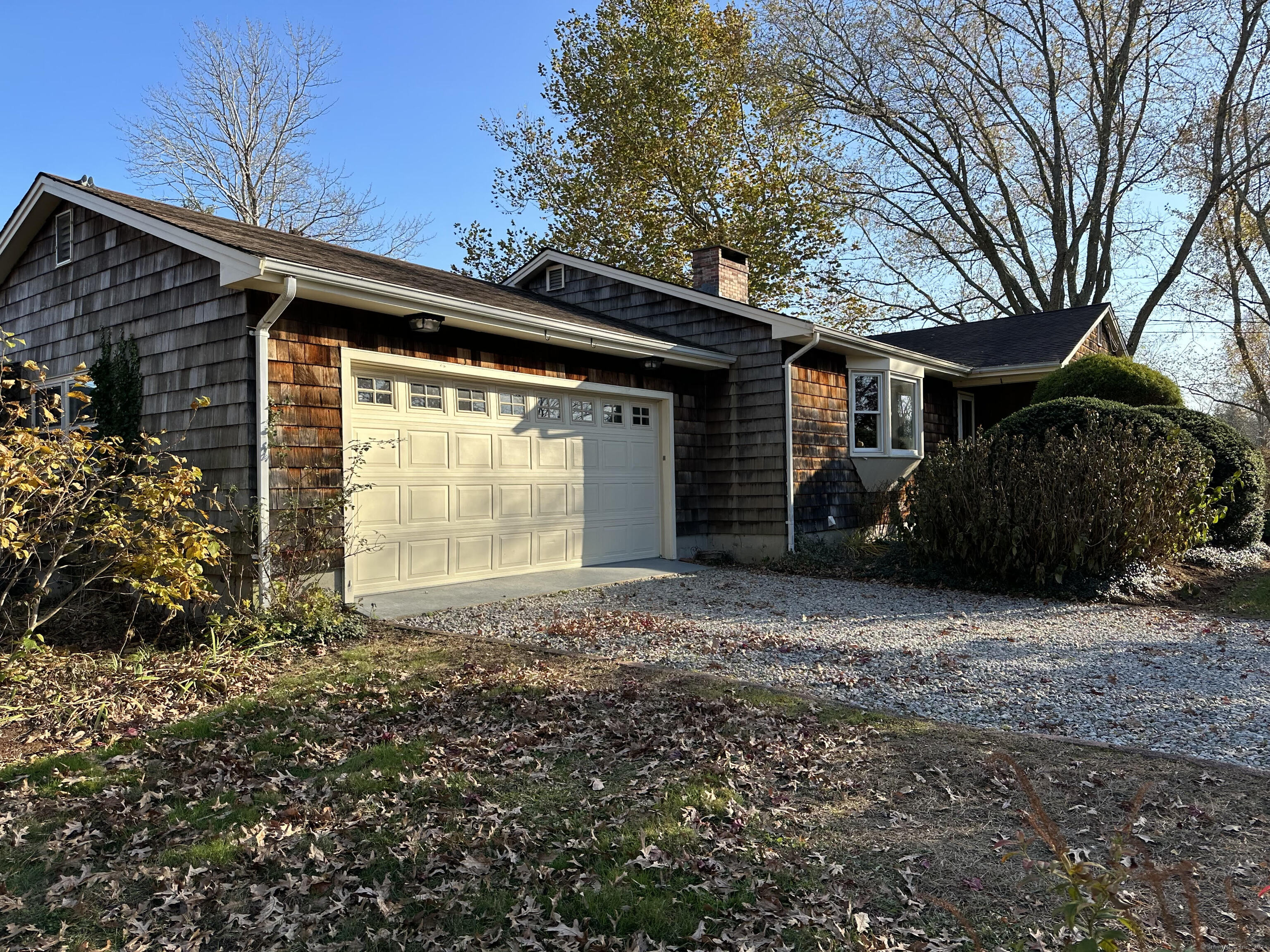 Rental Property at 20 Prentice Williams Road, Stonington, Connecticut - Bedrooms: 4 
Bathrooms: 3 
Rooms: 9  - $2,000 MO.