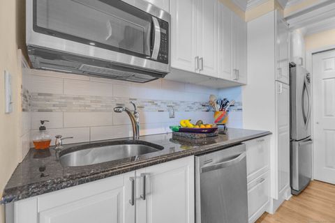 Tiny photo for 2625 Park Avenue #12L, Bridgeport, CT 06604 (MLS # 24133372)