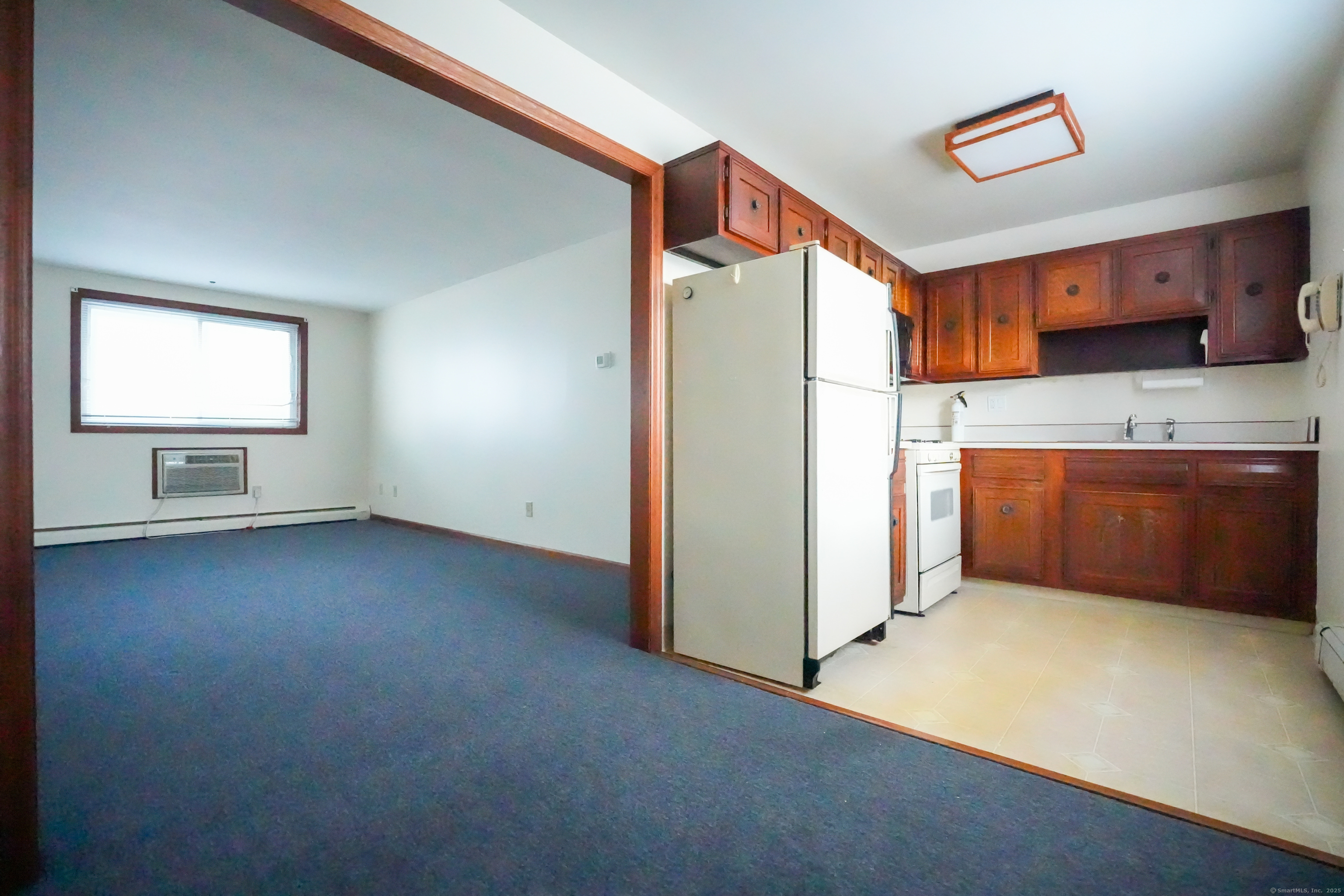 Rental Property at Van Zant Street B13, Norwalk, Connecticut - Bedrooms: 1 
Bathrooms: 1 
Rooms: 4  - $2,000 MO.
