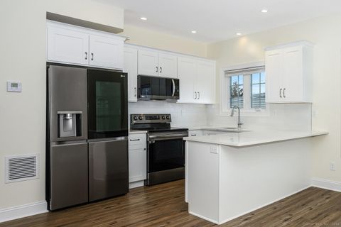 Tiny photo for 2 BEACON Square #6, Fairfield, CT 06825 (MLS # 24166905)