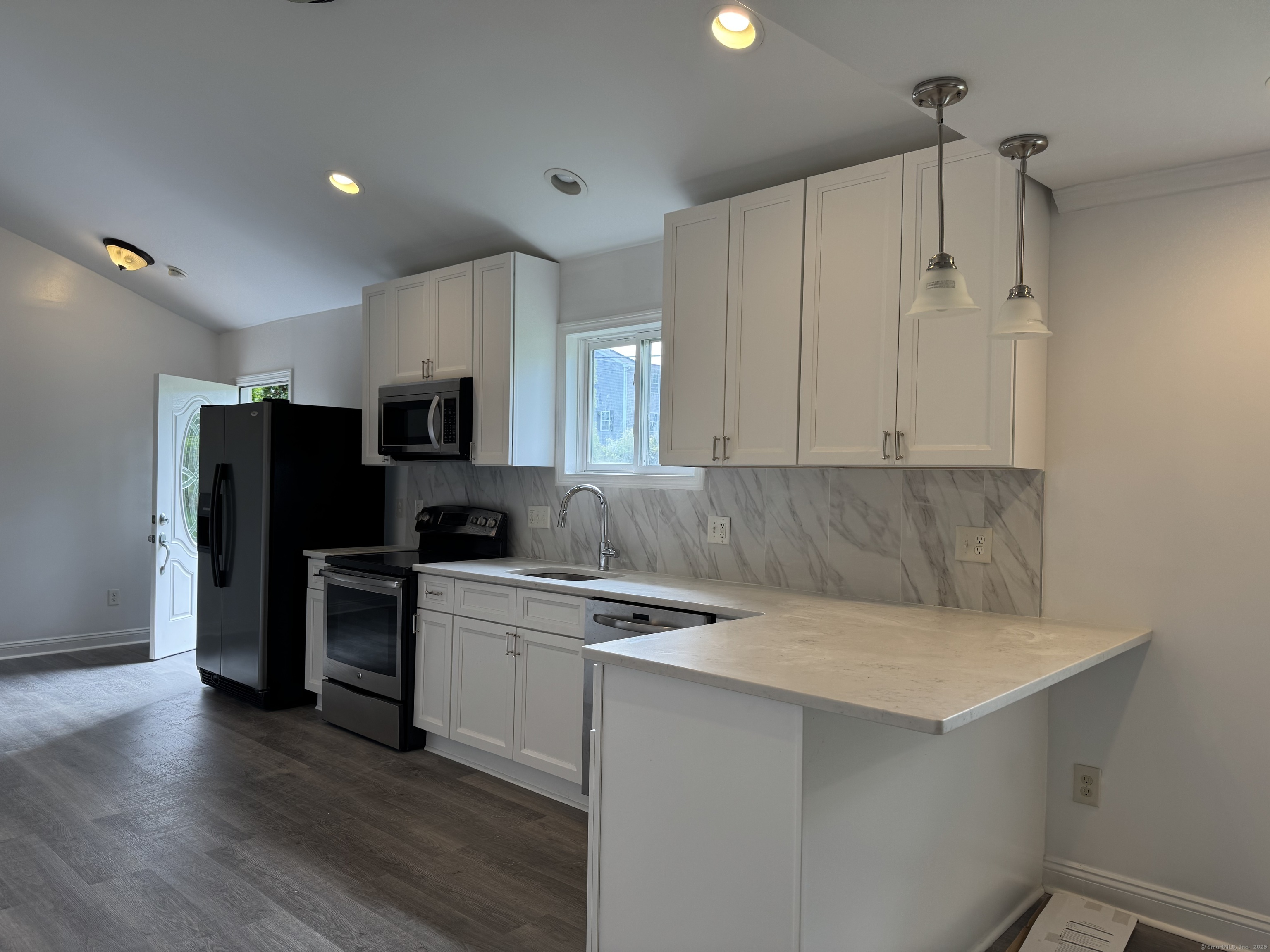 39 Medford Street, West Haven, Connecticut image 3