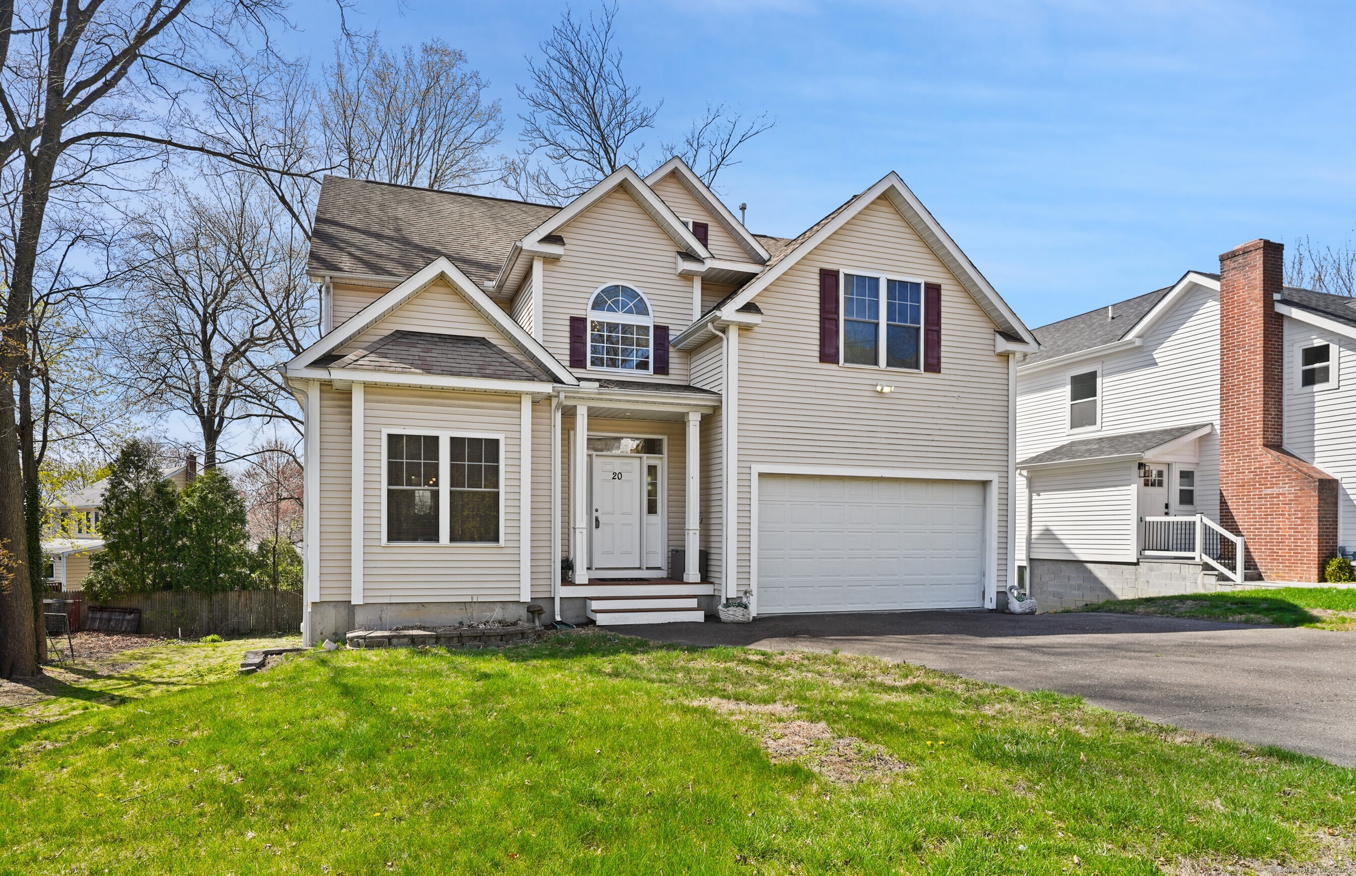 Property for Sale at Hayes Avenue, Norwalk, Connecticut - Bedrooms: 4 
Bathrooms: 3 
Rooms: 8  - $899,000