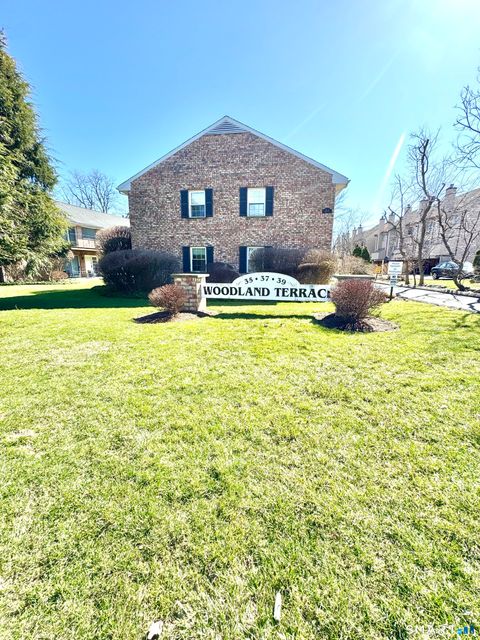 Condo For Sale - 39 Woodway Road #C5<br/> Stamford, CT 06907