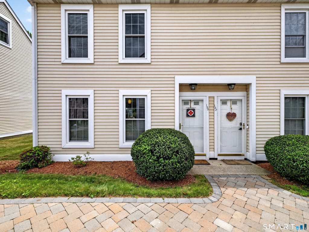 Photo of 54 Rope Ferry Road #H133, Waterford, CT 06385 (MLS # 24185709)