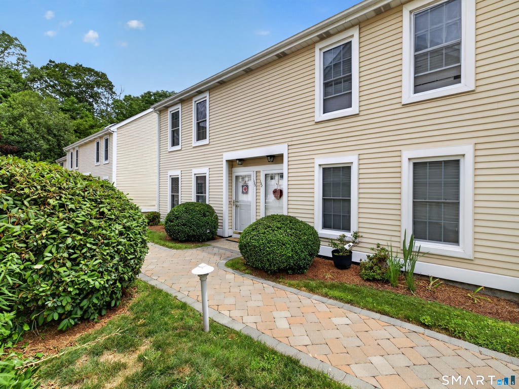 Photo of 54 Rope Ferry Road #H133, Waterford, CT 06385 (MLS # 24185709)